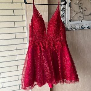 - formal dress
- size: 16
- brand: Alyce
- worn ONCE
- paid $450